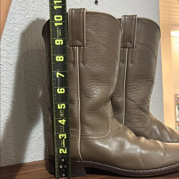 Justin Classic Taupe/Grey Leather Cowboy Boots. Size 7B. EUC! - Picture 11 of 13